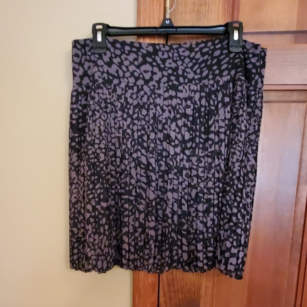 AnnTaylor Loft pleated skirt, size 10